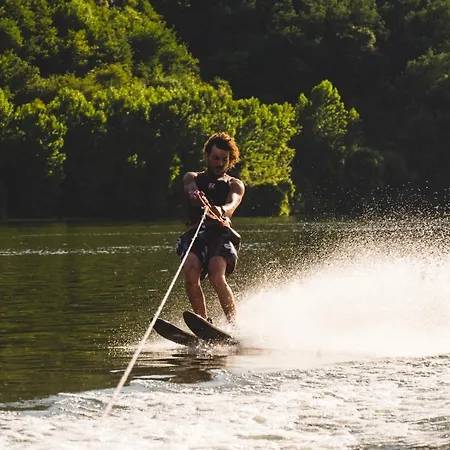 旅馆 Out Of Town *