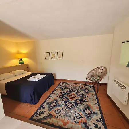 Out Of Town 派瓦堡