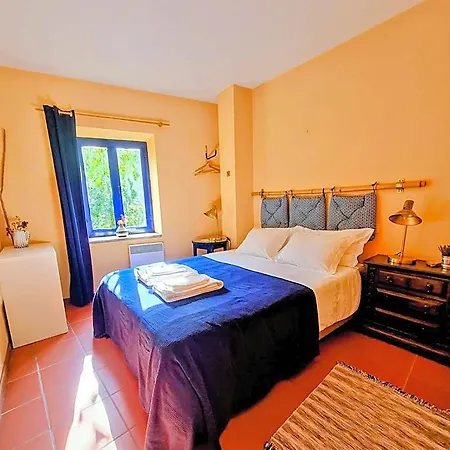 Out Of Town Hostel Castelo de Paiva