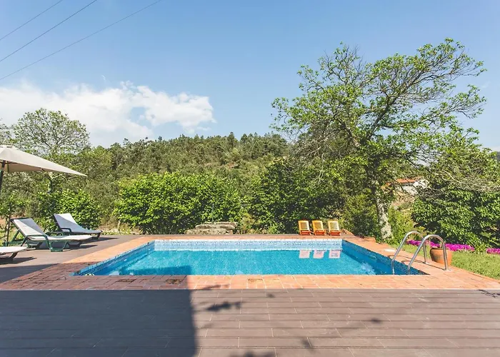 Out Of Town Hostel Castelo de Paiva