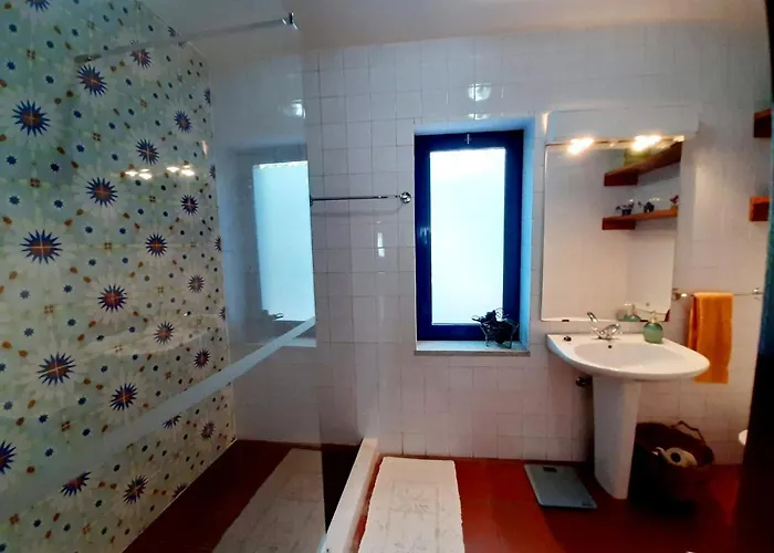 Out Of Town Hostel Castelo de Paiva