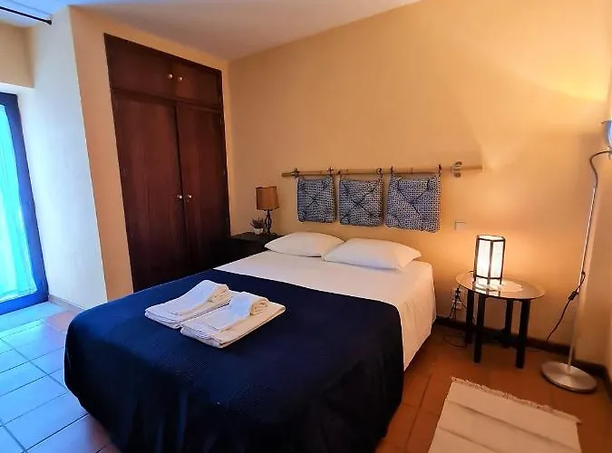 Out Of Town Hostel Castelo de Paiva