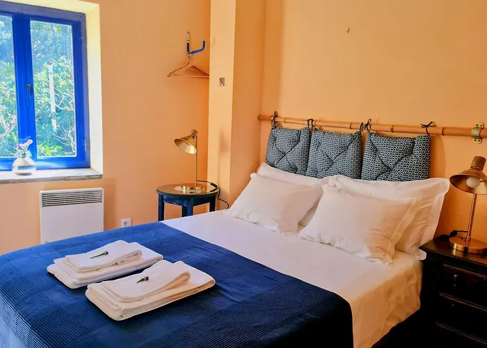 Out Of Town Hostel Castelo de Paiva